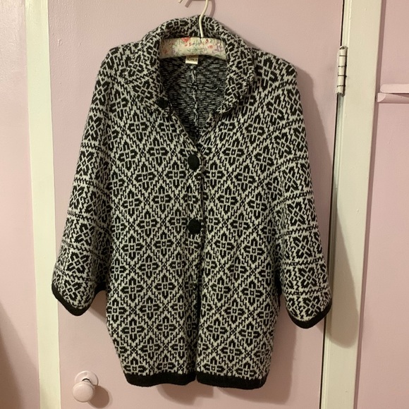 Alpaca cape vest - Picture 1 of 9